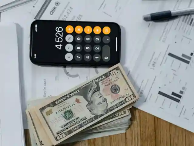 small/online-business-ideas-with-low-investment-and-high-profit.webp